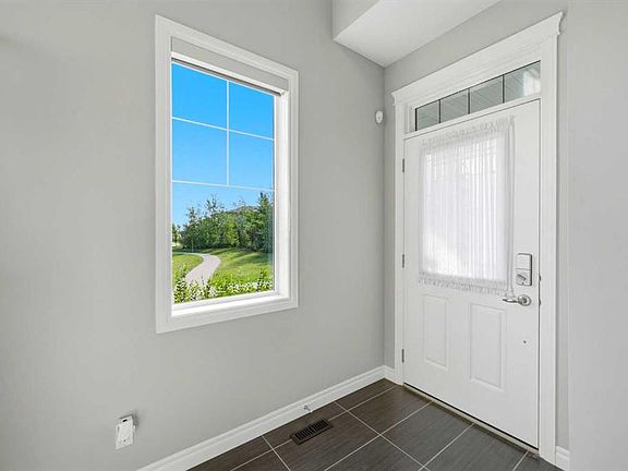 5th image of 141 S Evanspark Gdns NW