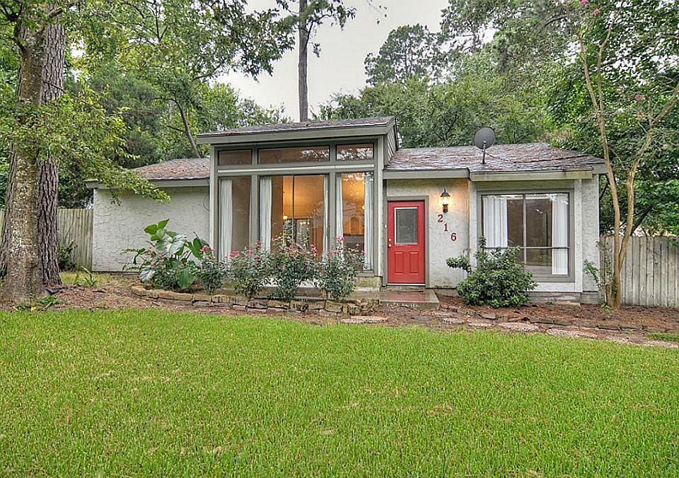 1st image of 216 Springs Edge Dr