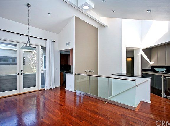 3rd image of 507 Narcissus Ave