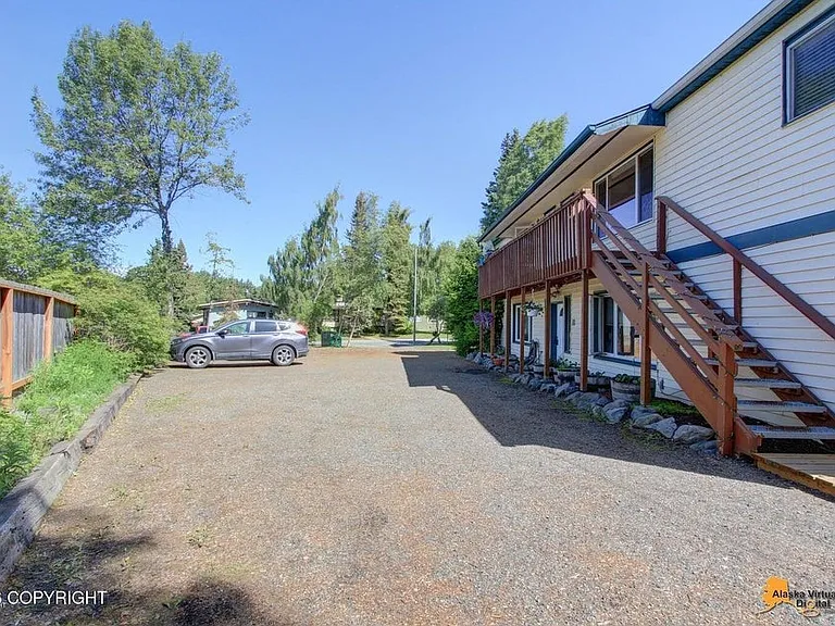 936 W 20th Ave #2 — Photo 3