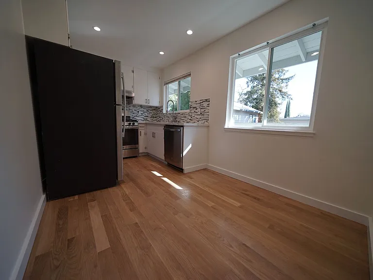 806 Fulton — Photo 7