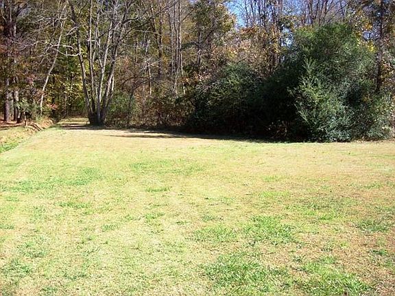 Quiet oasis w/ private creek