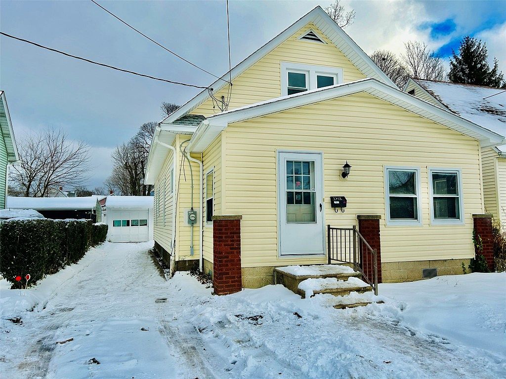 2713 Plum St, Erie, PA 16508 | Zillow