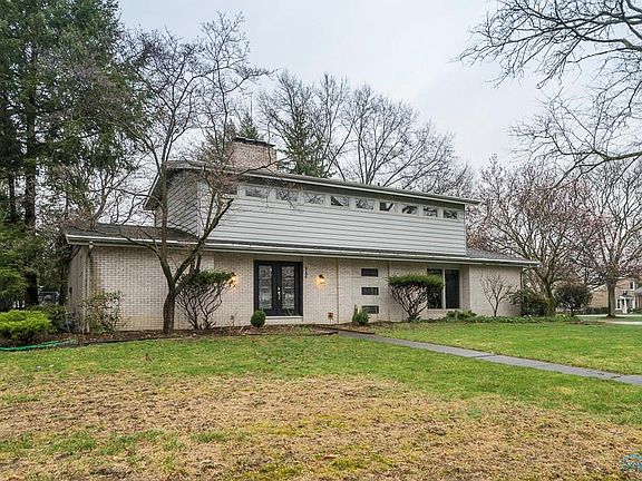 2nd image of 2104 Boshart Way