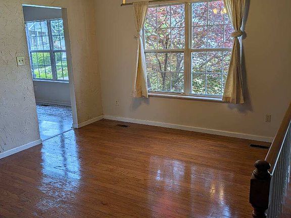 2nd image of 4301 Island Ct