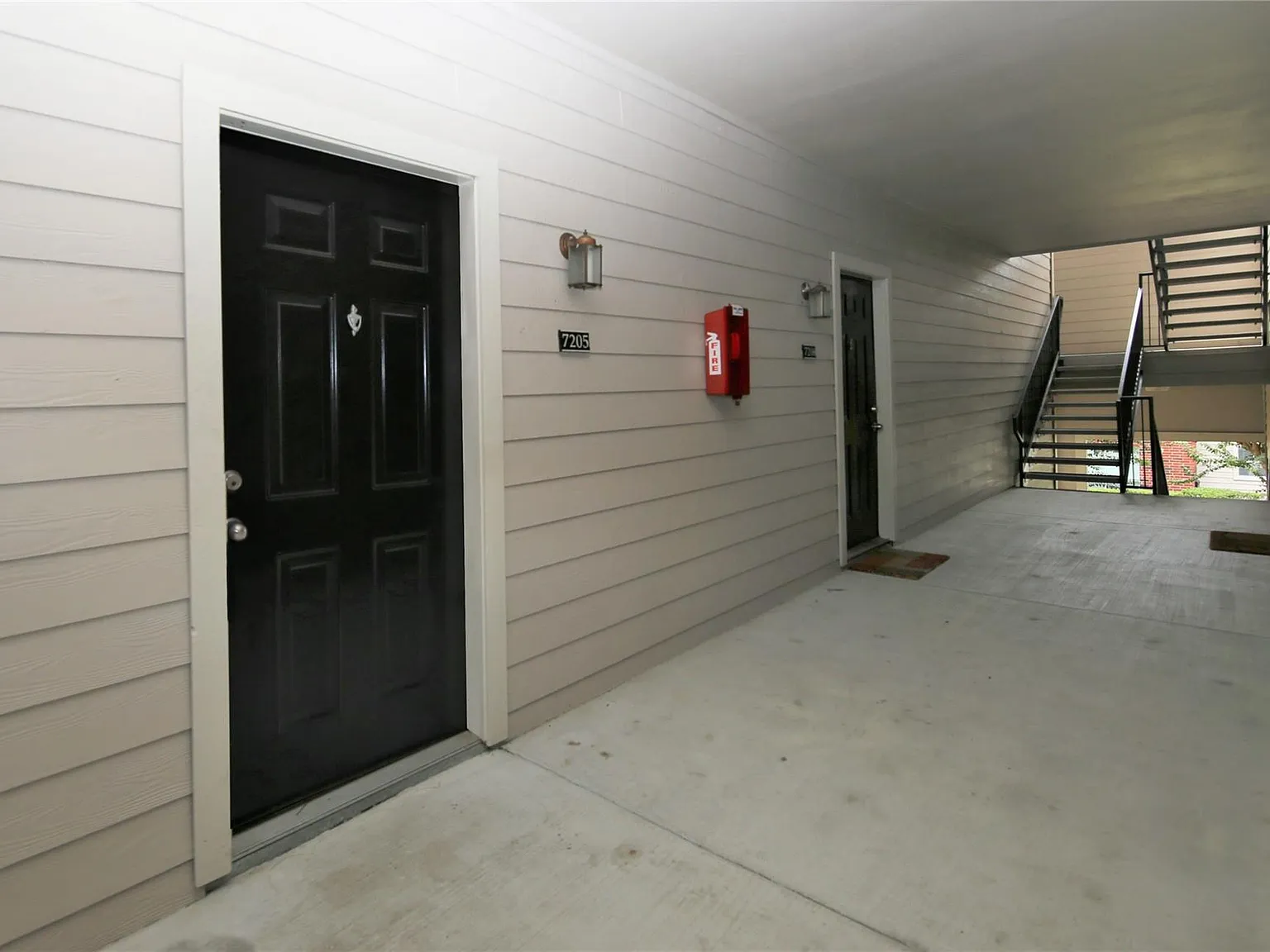 1 bed, 1.0 bath, 623 sqft, $1,200 — Photo 3