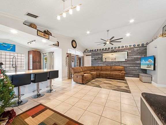 Home For Sale In LAKE CHARLESTON