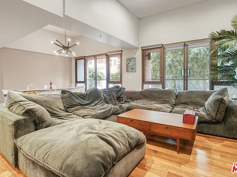 460 S Spring St #212 — Photo 5