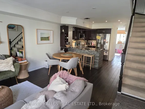 208 Niagara St Townhouse 68, Toronto, ON M6J 3W5