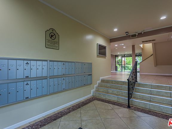 3rd image of 5400 Newcastle Ave APT 22