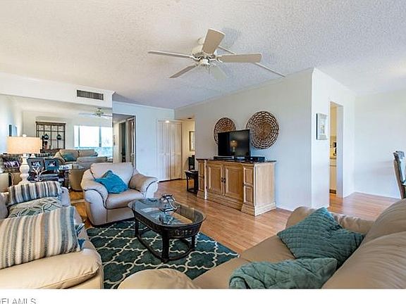 2nd image of 3300 Gulf Shore Blvd N