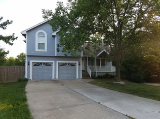 1503 NE Springwood Dr, Lees Summit, MO 64086