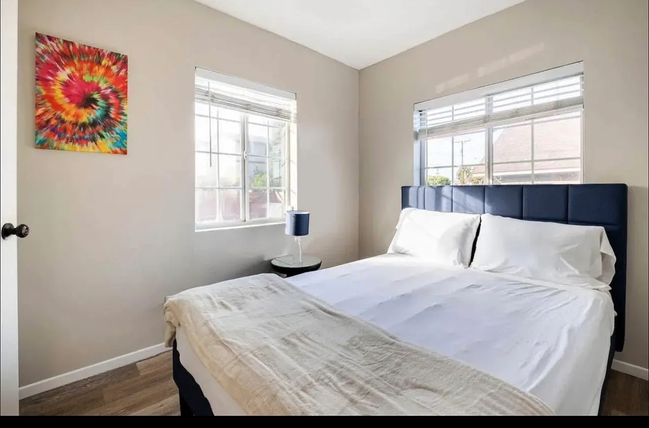 3 bed, 850 sqft, $2,800 — Photo 3