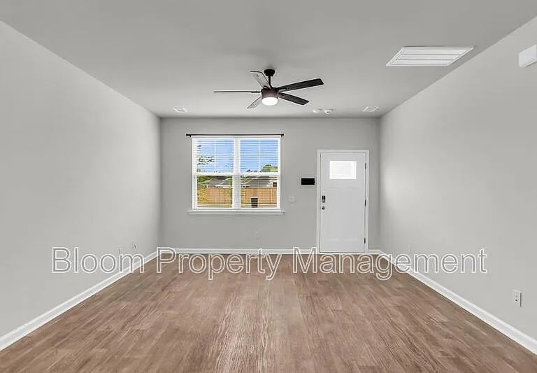 844 Lilyford Ln — Photo 9
