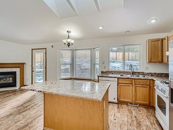 3rd image of 10808 195th Street Ct E