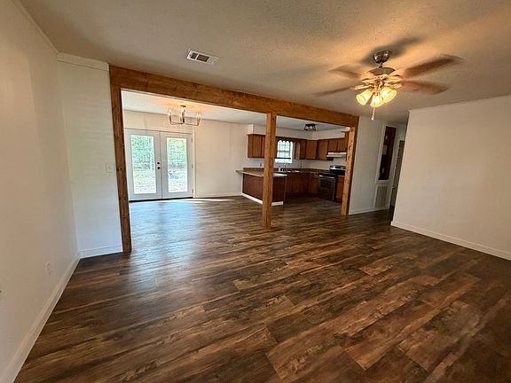 4th image of 98 Taylor Rd S