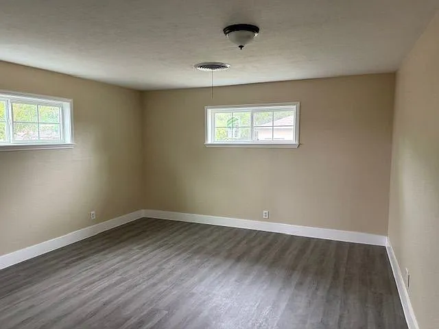 2519 Maple St — Photo 6