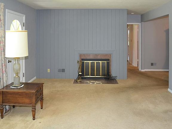 5th image of 6001 N Dearborn St