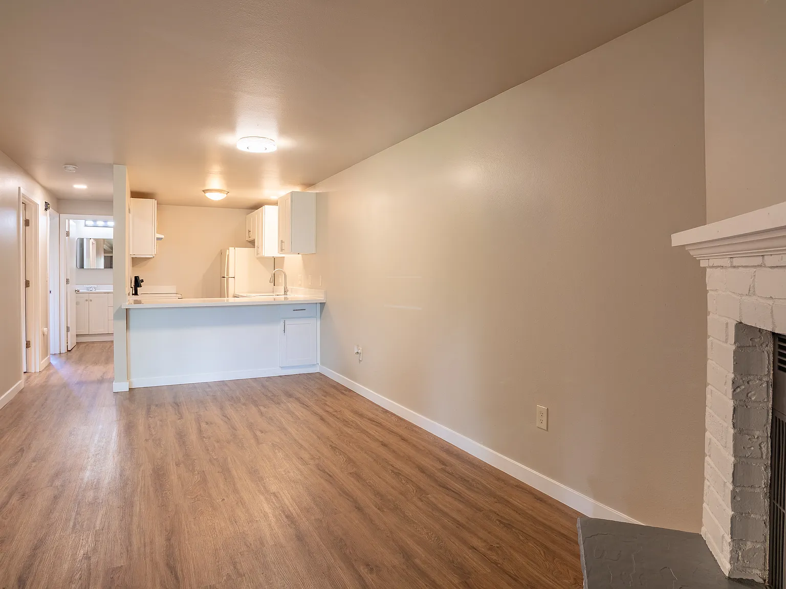 8th Ave SW, Burien — Photo 3