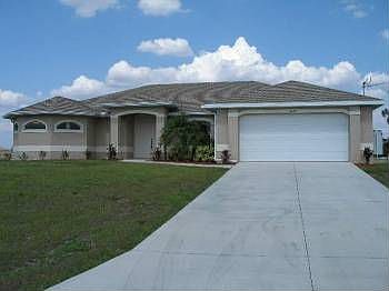 2nd image of 2035 NW 17th Ave