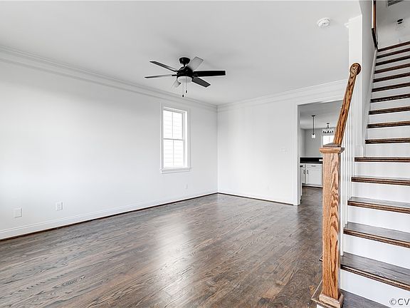 2nd image of 2405 Everett St