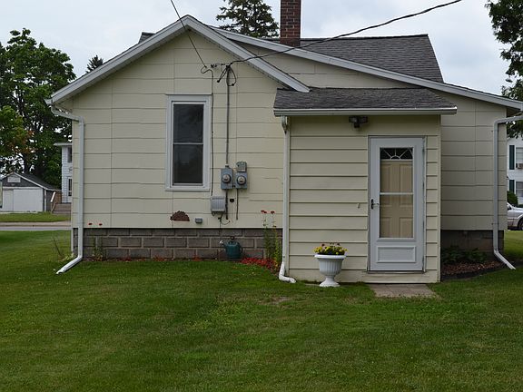 2nd image of 9920 Saginaw St