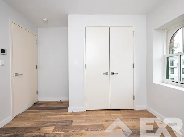 945 Bergen Street image 5 of 15