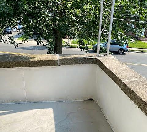 4th image of 30 Carnation Ave