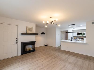 18617 Egret Bay Blvd APT 306, Houston, TX, 77058