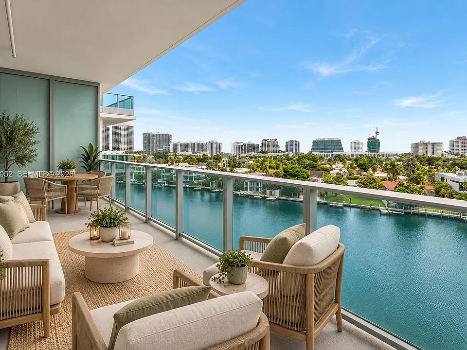 9201 E Bay Harbor Dr #Penthouse 705