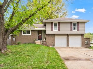 7905 Bel Ray Dr, Belton, MO 64012