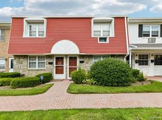15 Springwood Drive, North Babylon, NY 11703