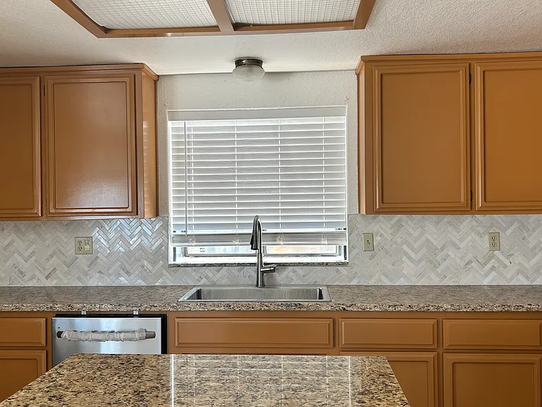 1691 Yorktown Ct — Photo 20