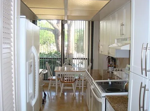 1405 Bridgewood Dr #1405 — Photo 11