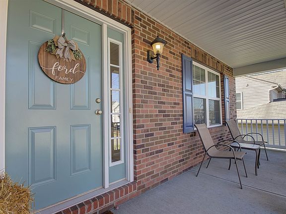 3rd image of 2719 Pebble Creek Way