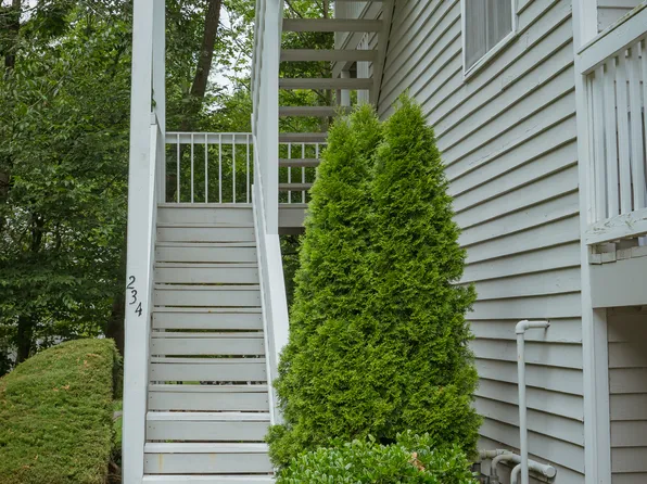 234 Greens Farm Road #234, Branford, CT 06405