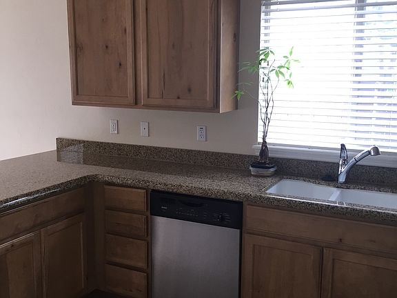 5th image of 1106 E Elgin Heights Ln