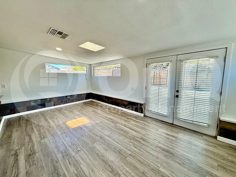 9441 N 15th Pl — Photo 12