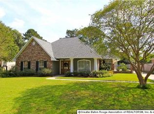 9347 Round Oak Dr, Baton Rouge, LA 70817