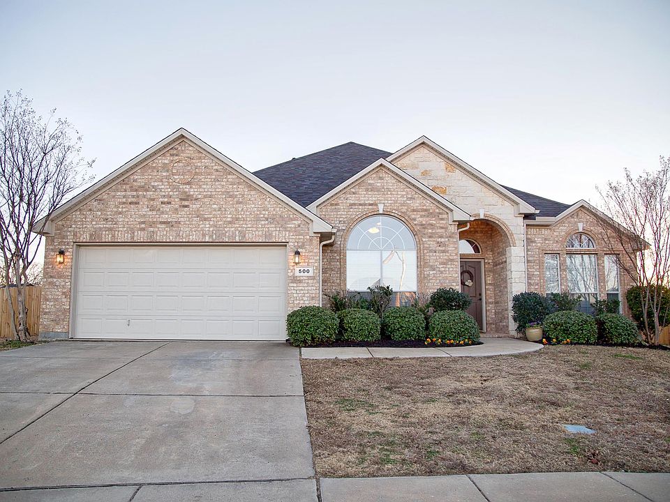 1st image of 500 Roswell Ln