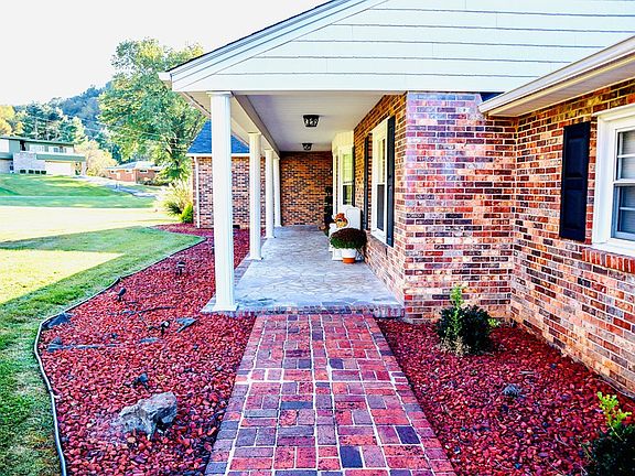 2nd image of 206 Woodland Dr