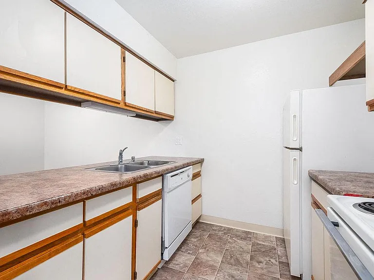Tanglewood Apartments — Photo 70