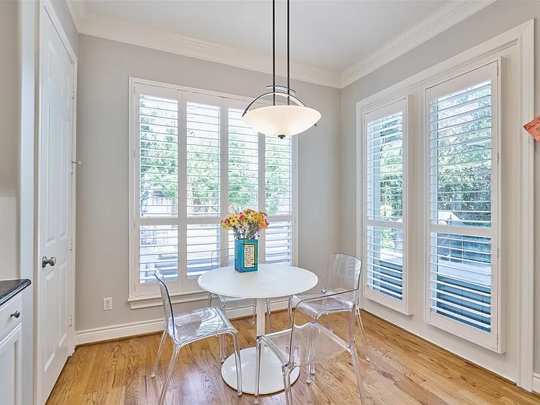 4028 Gramercy St — Photo 19