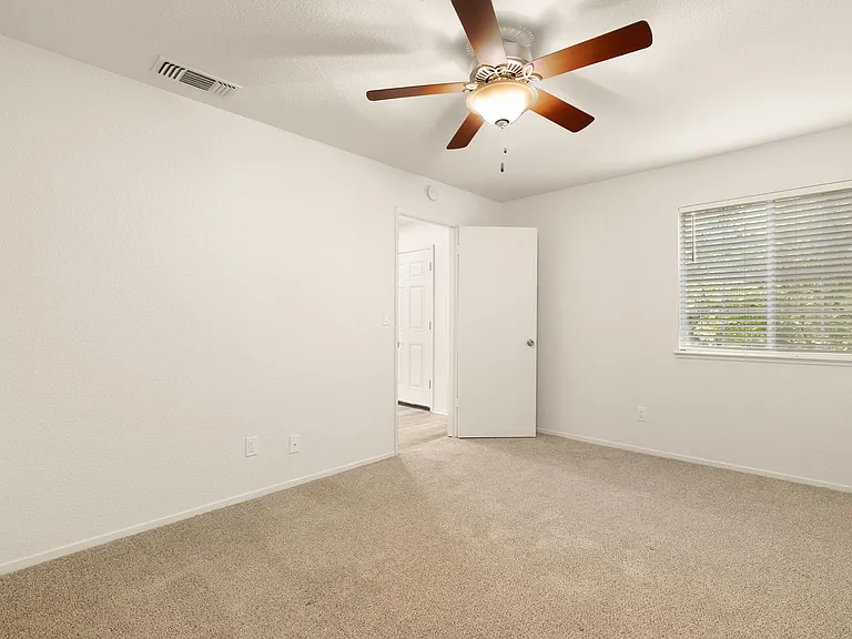 1661 Forest Avenue Apartments — Photo 31