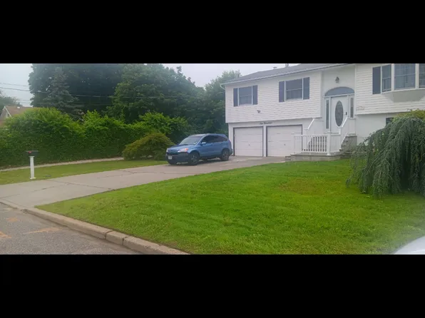 119 Fischer Ave, Islip Terrace, NY 11752