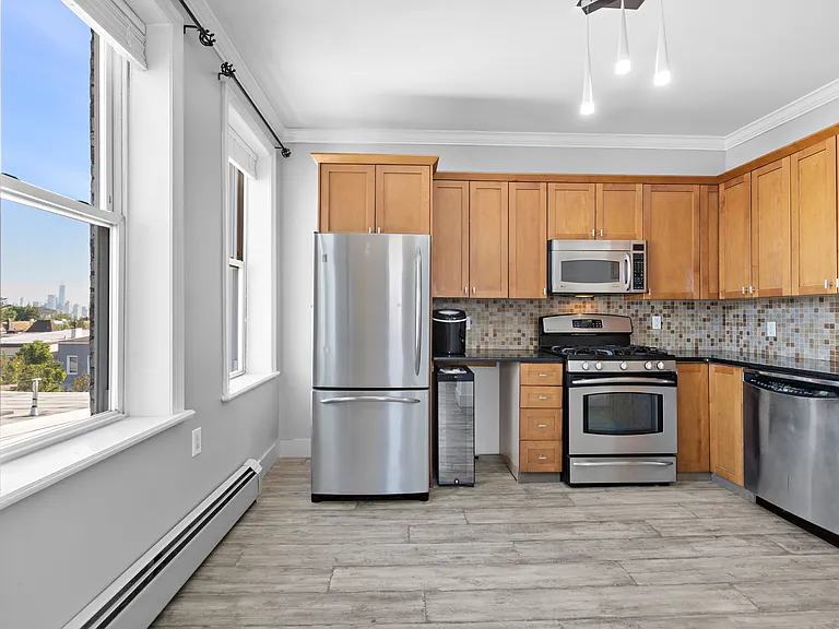 2614 Palisade Ave #4B — Photo 10