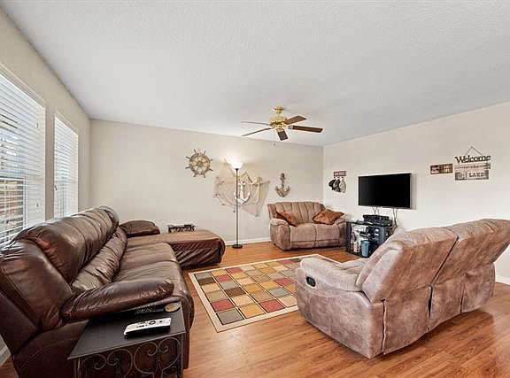 5th image of 221 Knights Cir