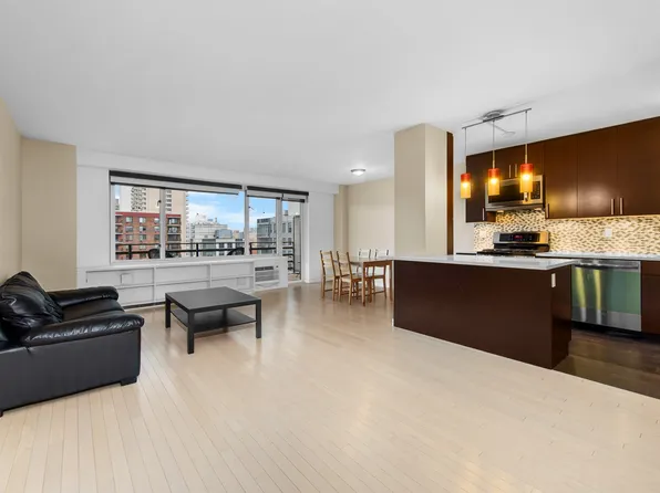 392 Central Park West image 7 of 14