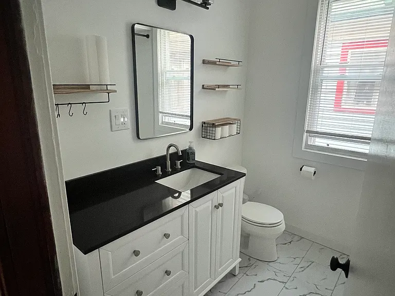 426 W Delavan Ave #UPPER — Photo 6