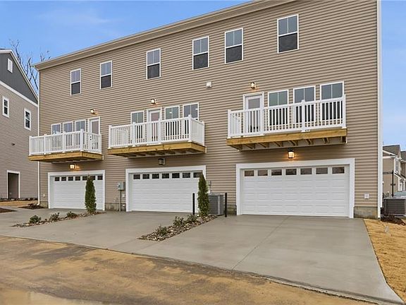 4th image of 1007 Serene Rd #102